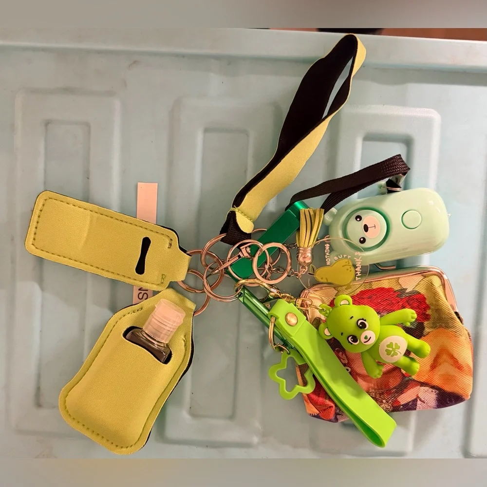 Green‎ Friday Kahlo Keychain Accessory Set